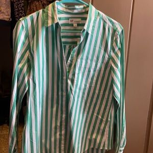 Gap button down shirt